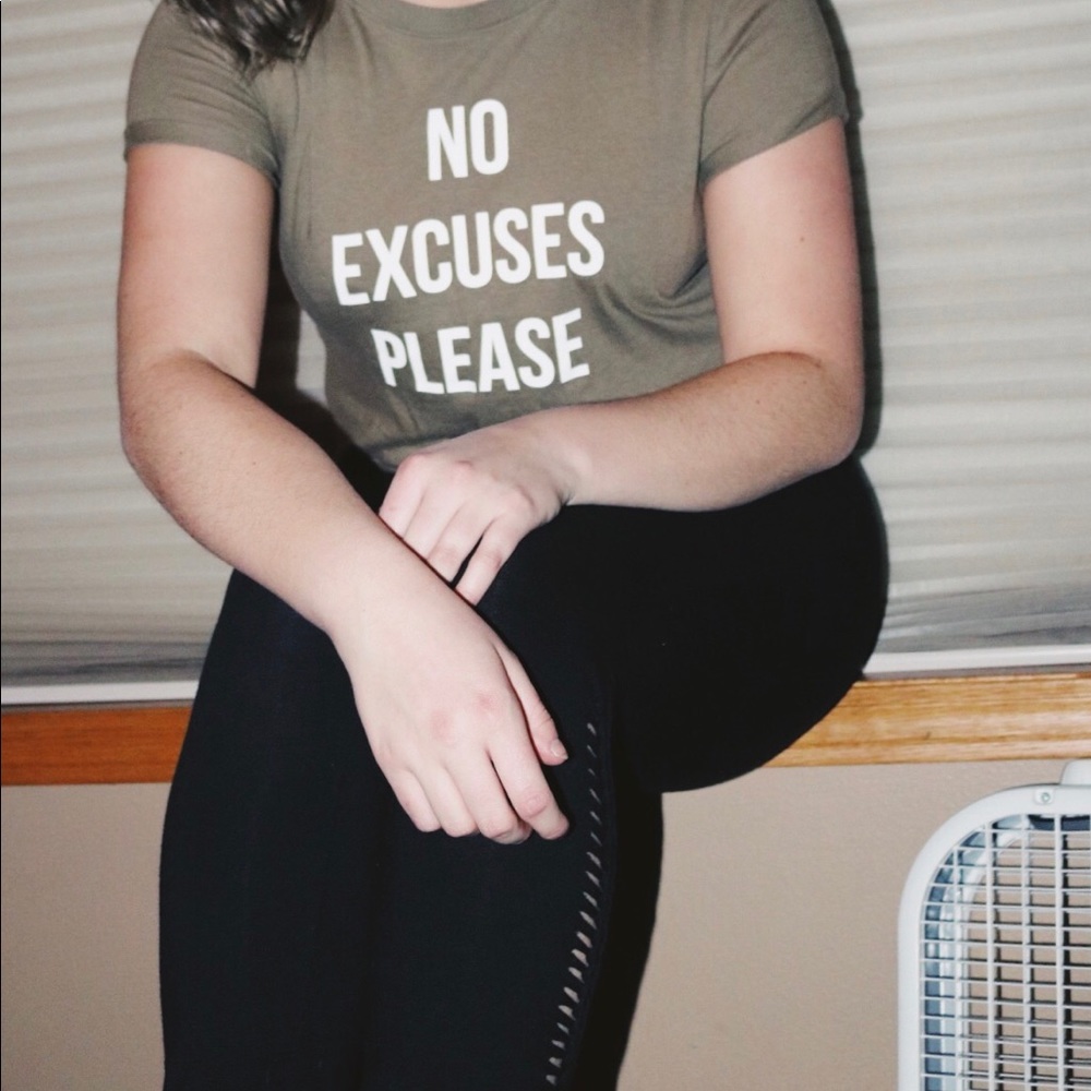graphic crop tee